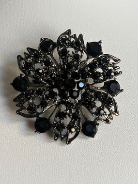 Elegant Black Brooch